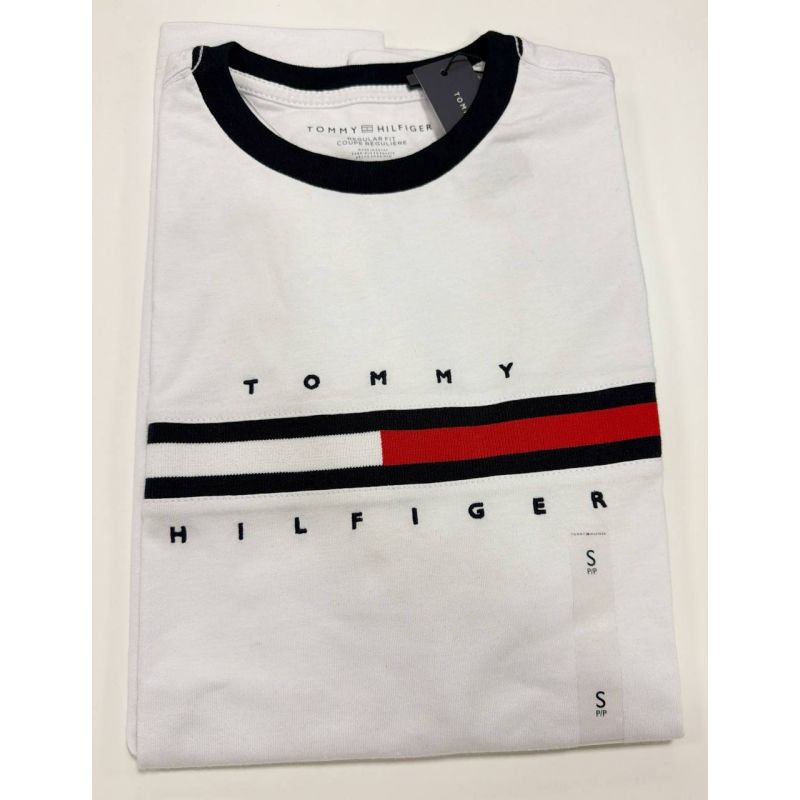 Camiseta Regular Fit Gola U