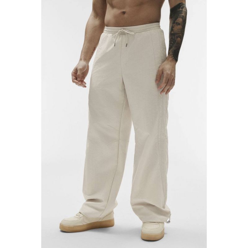 Takeaway Track Straight Leg Pant