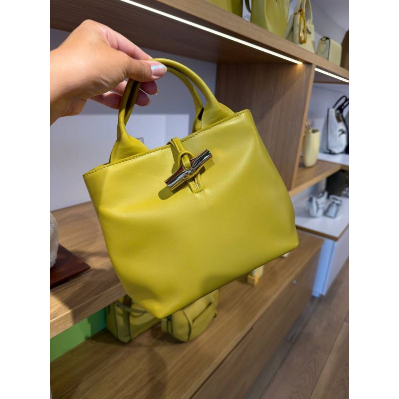BOLSA MÉDIA DE MÃO COM ALCA EXTRA