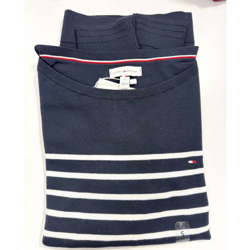 Blusa linha decote canoa manga longa