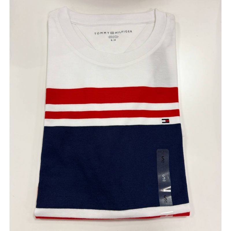 Camiseta Regular Fit Gola U