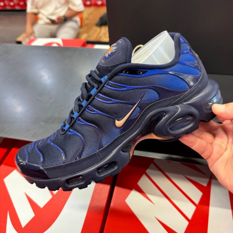 AIR MAX PLUS