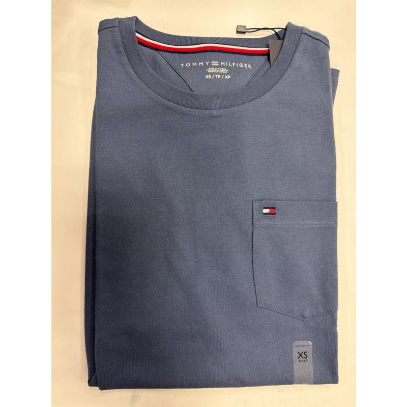 Camiseta regular fit com bolso
