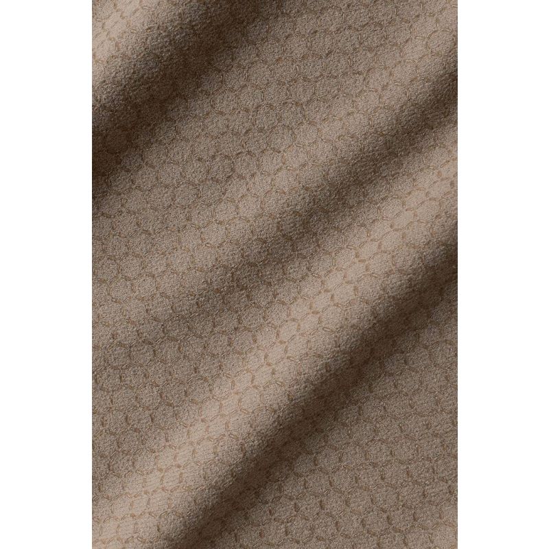 Grounded No-Slip Towel