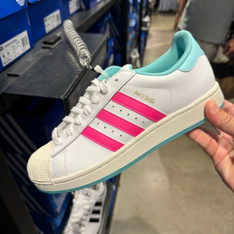 SUPERSTAR 2