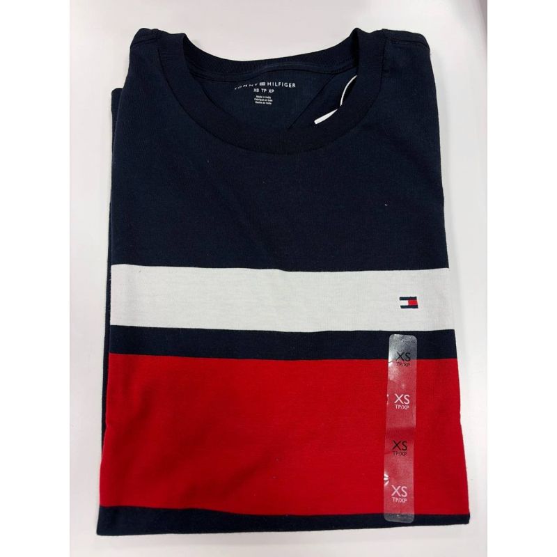 Camiseta Regular Fit Gola U