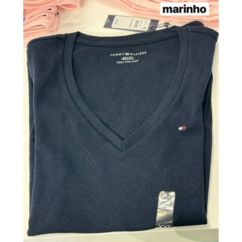 camiseta gola V manga curta