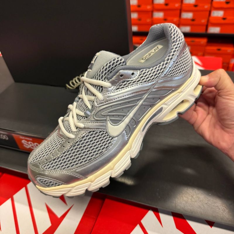 AIR MAX MOTO