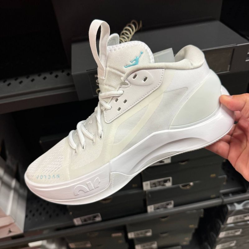 JORDAN ZOOM