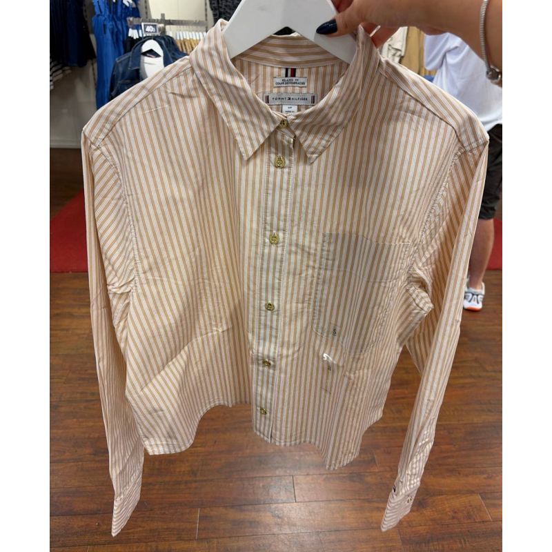 camisa oversized cropped  de botão