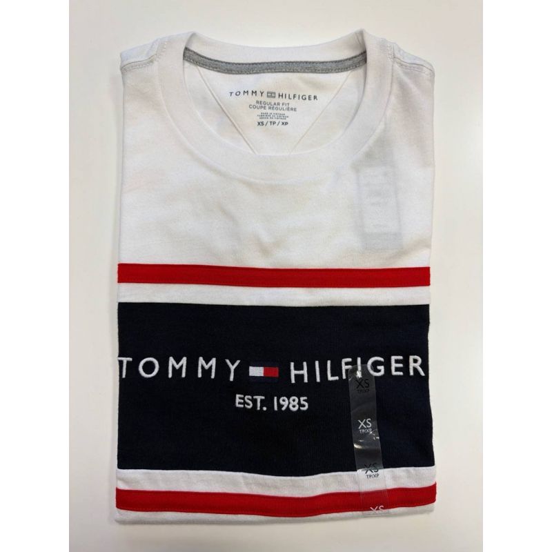 Camiseta Regular Fit Gola U com bordado