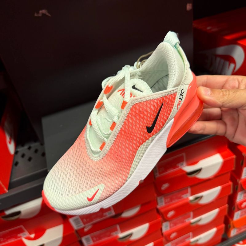AIR MAX 270