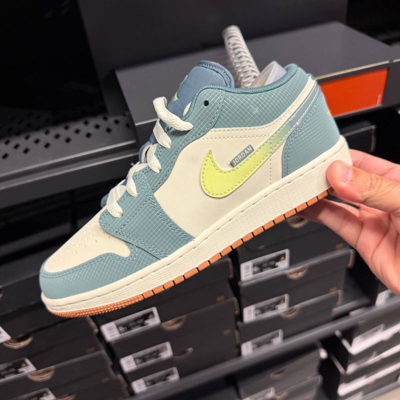 JORDAN 1 LOW