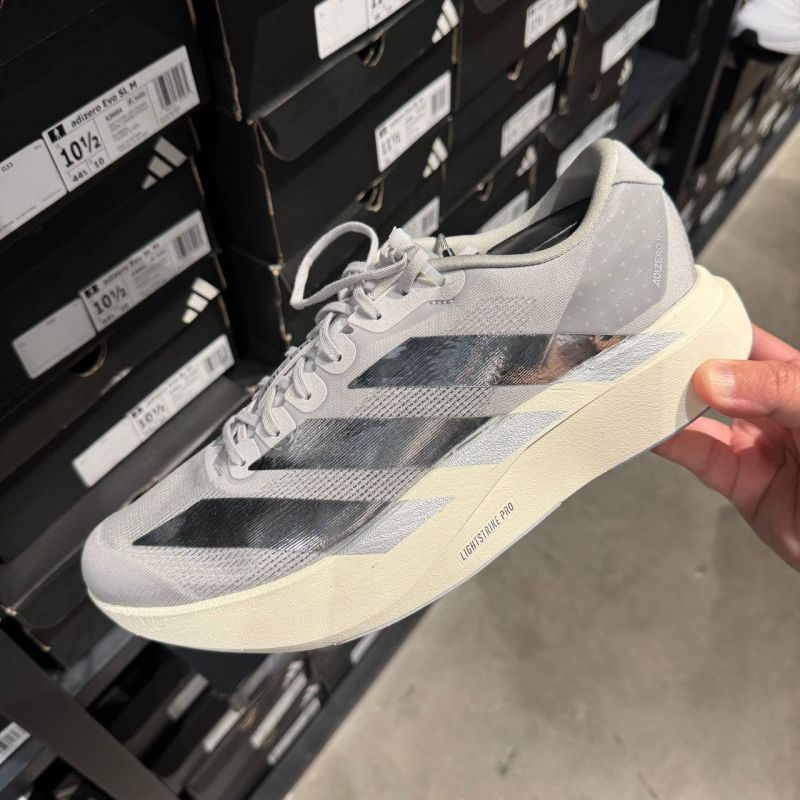 ADIZERO EVO