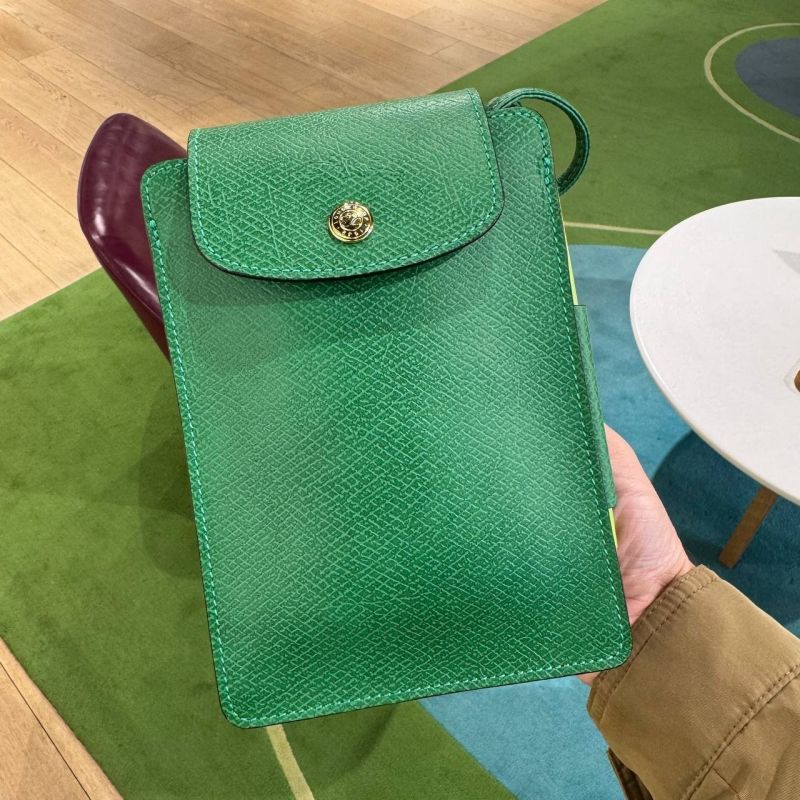 CROSSBODY