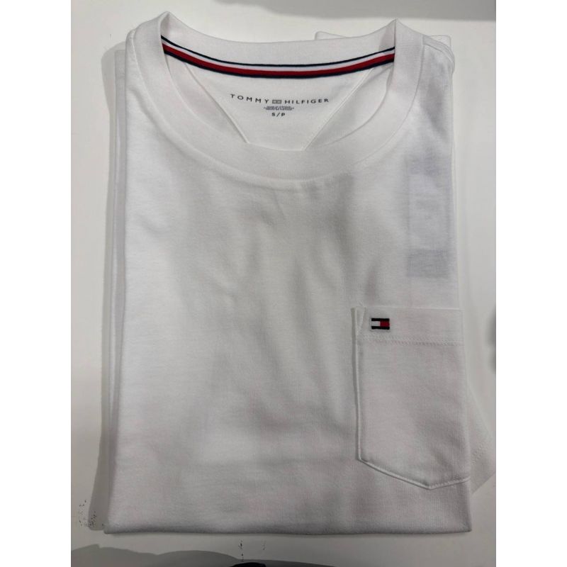 Camiseta regular fit com bolso