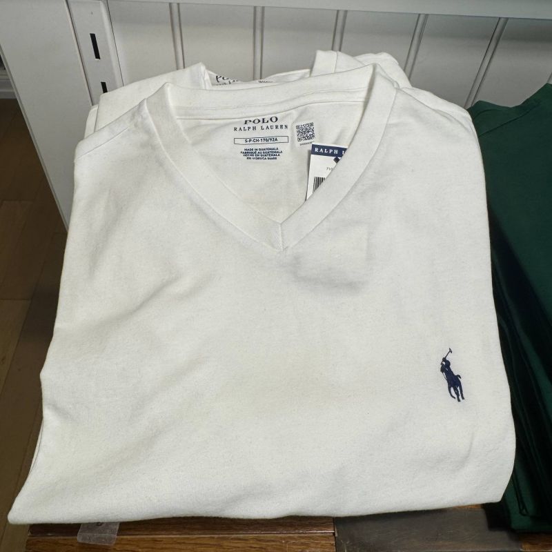 CAMISETA GOLA V