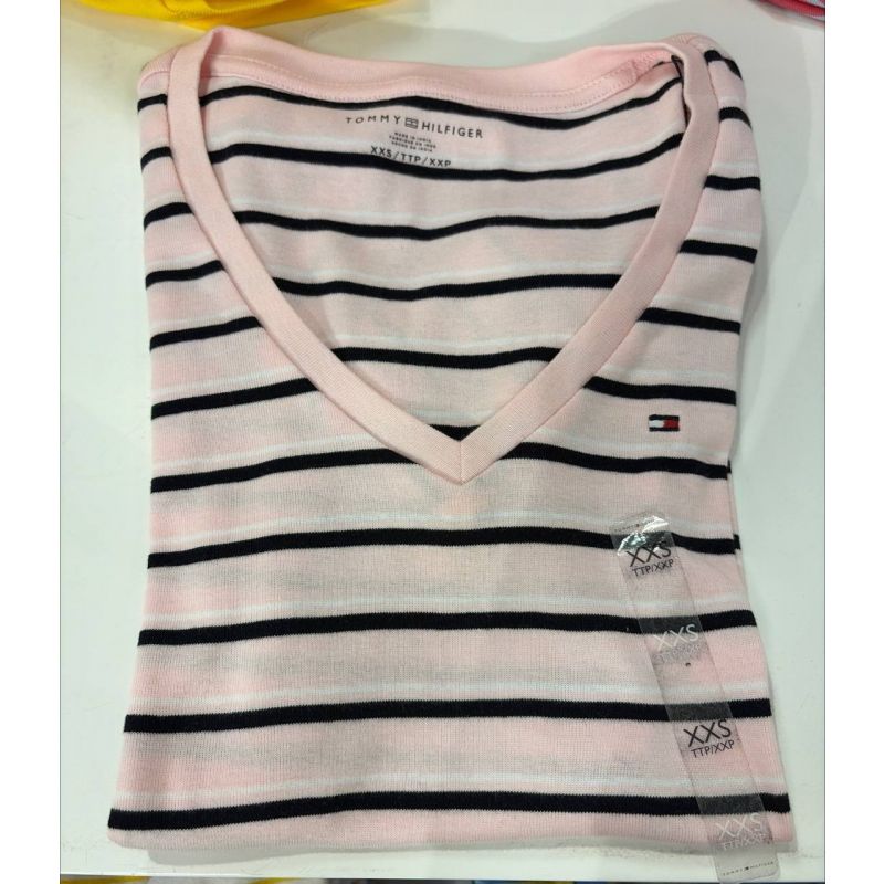 camiseta gola V manga curta