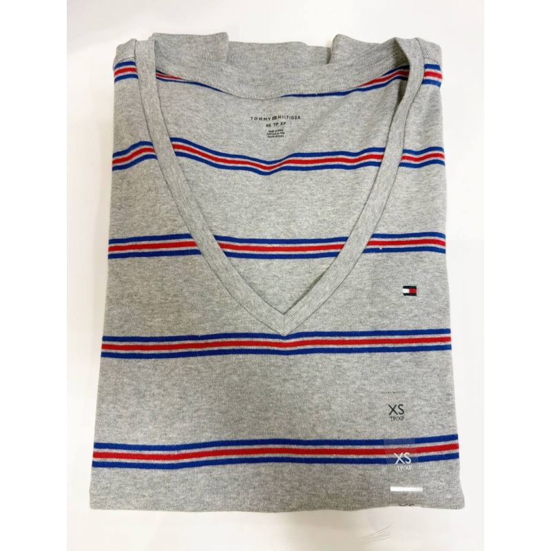 camiseta gola V manga curta