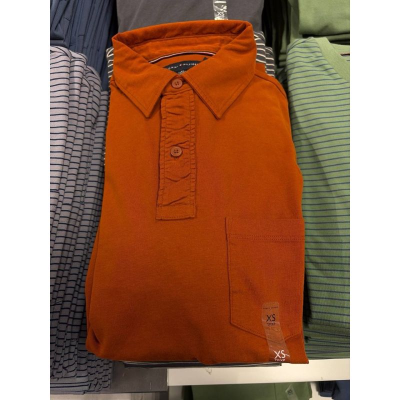 Camiseta regular fit polo com bolso manga curta