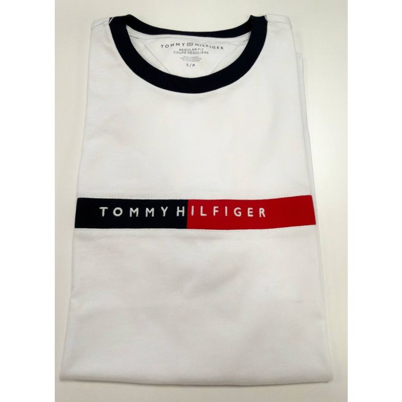 Camiseta Regular Fit Gola U