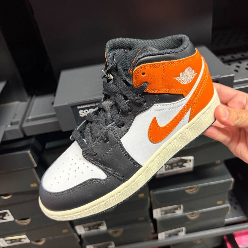 JORDAN 1 MID