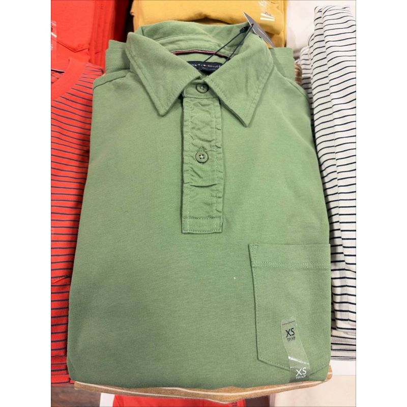 Camiseta regular fit polo com bolso manga curta