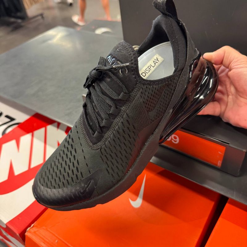 AIR MAX 270