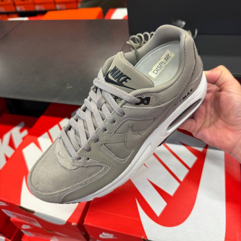 AIR MAX COMMAND