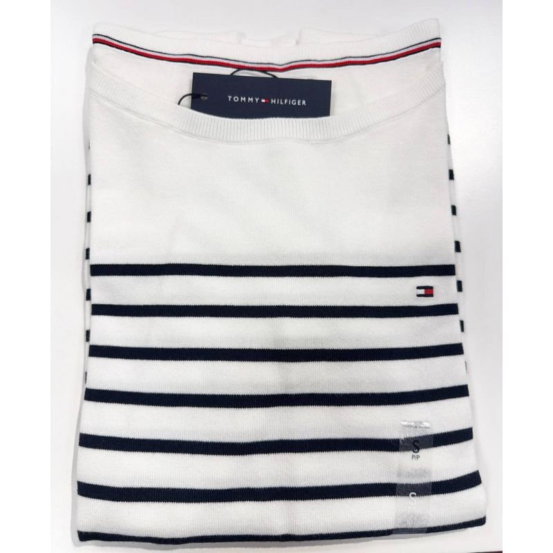 Blusa linha decote canoa manga longa