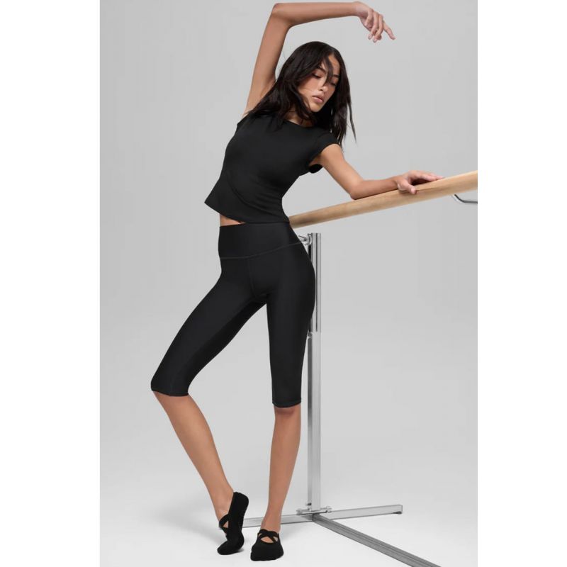 16 High-Waist Airlift Capri