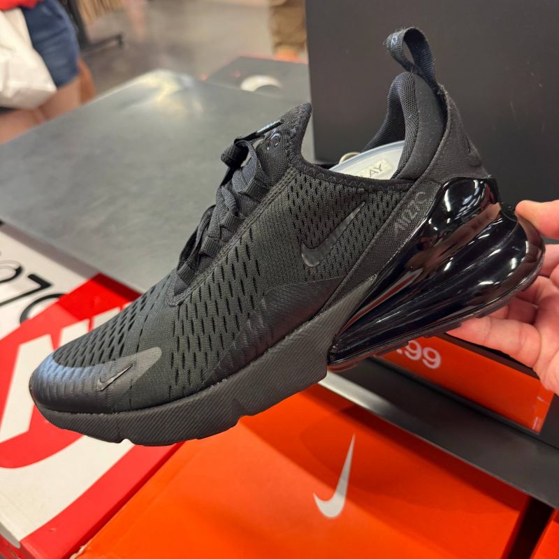 AIR MAX 270