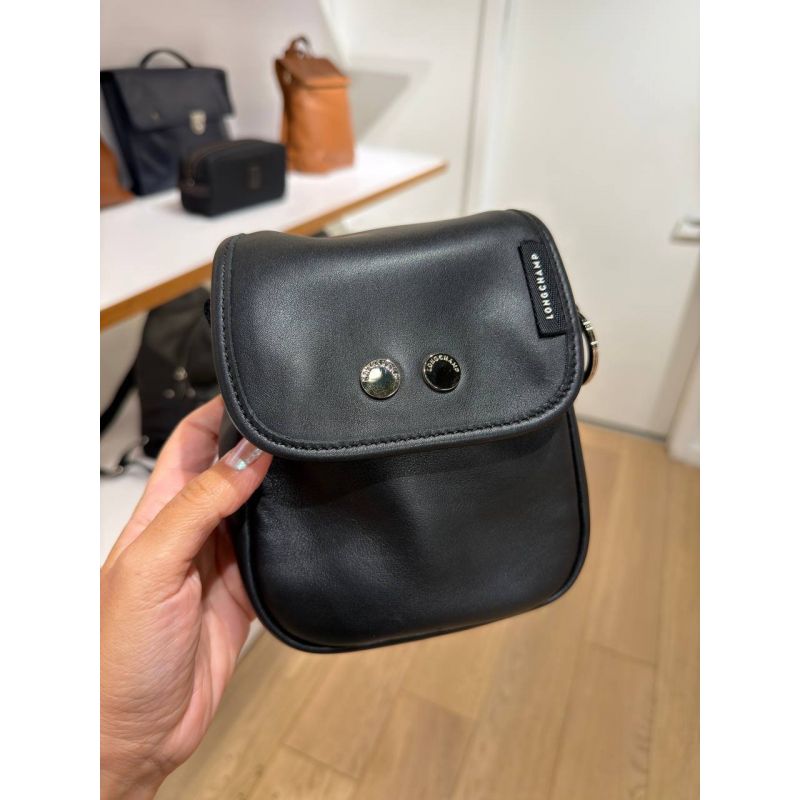CROSSBODY