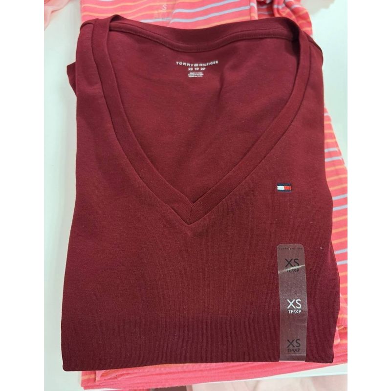 camiseta gola V manga curta