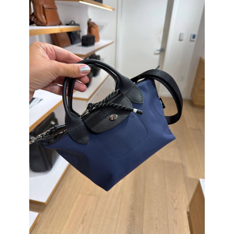 BOLSA PEQUENA DE MÃO COM ALÇA EXTRA