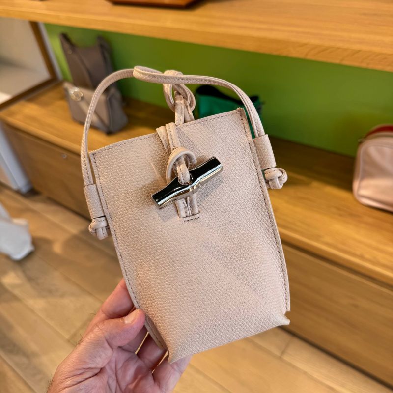 CROSSBODY