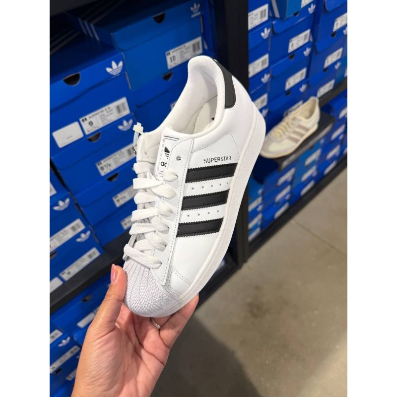 SUPERSTAR