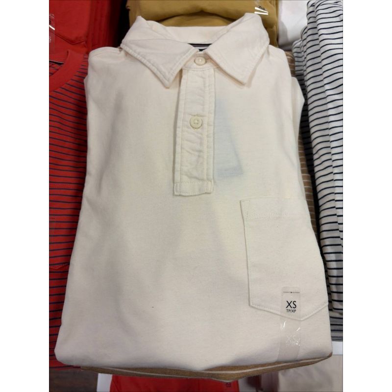 Camiseta regular fit polo com bolso manga curta