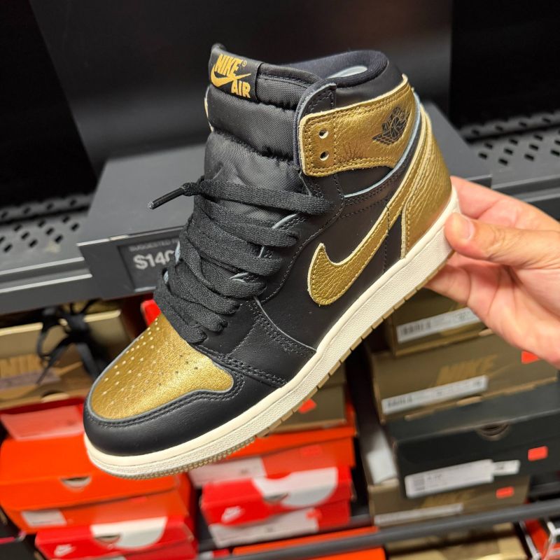 JORDAN 1 MID