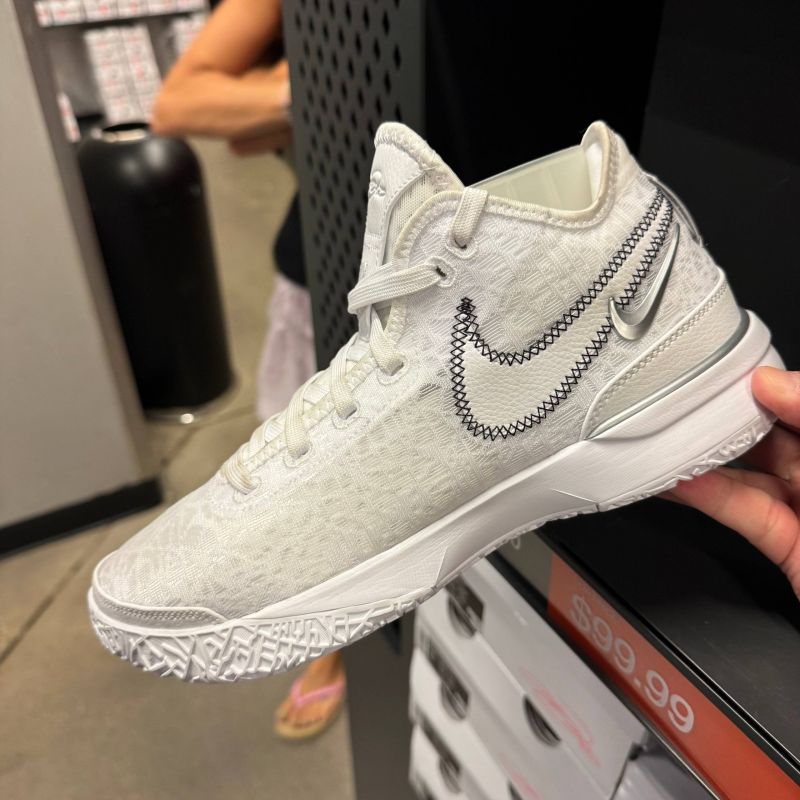LEBRON NXXT