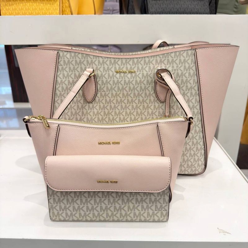 BOLSA DE OMBRO COM NECESSAIRE E CARTEIRA