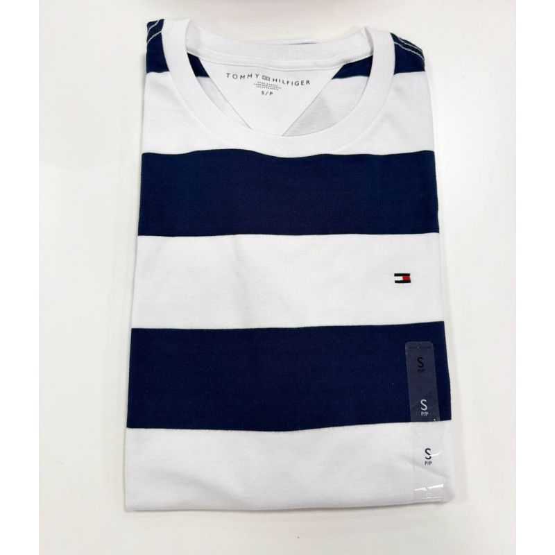 Camiseta Regular Fit Gola U