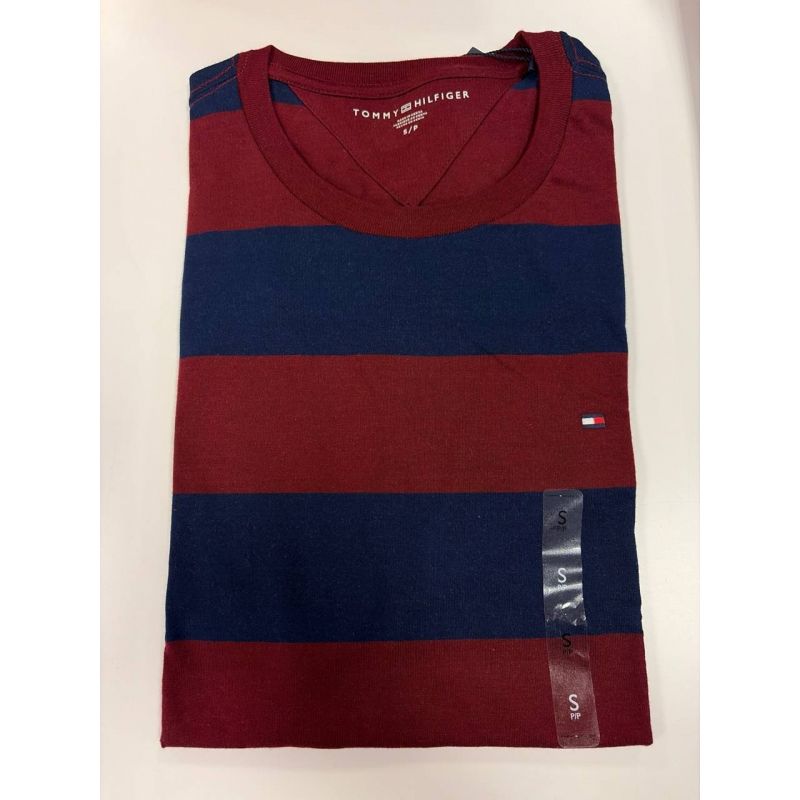 Camiseta Regular Fit Gola U