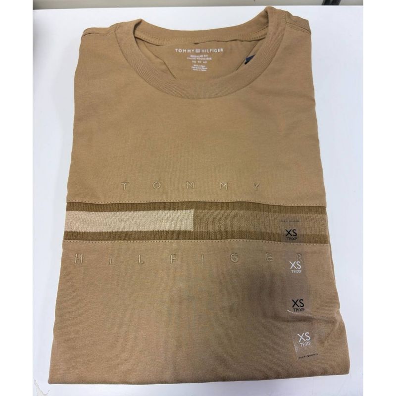Camiseta Regular Fit Gola U