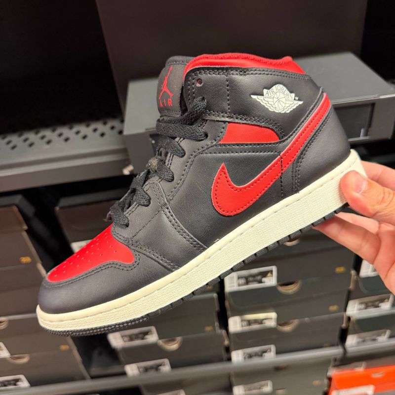 JORDAN 1 MID
