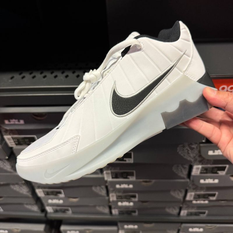 LEBRON WITNESS IX