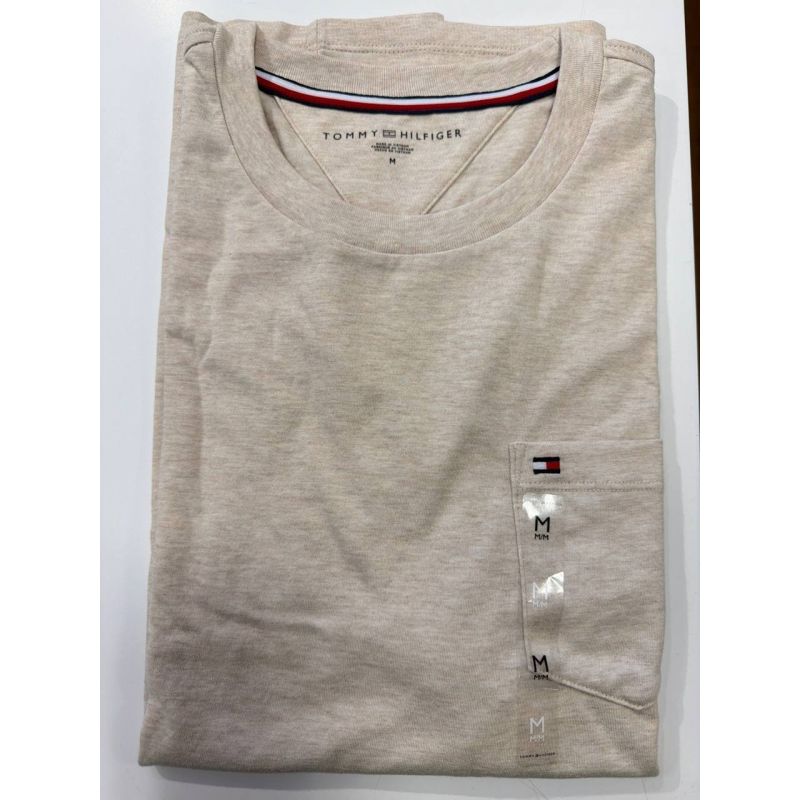 Camiseta regular fit com bolso