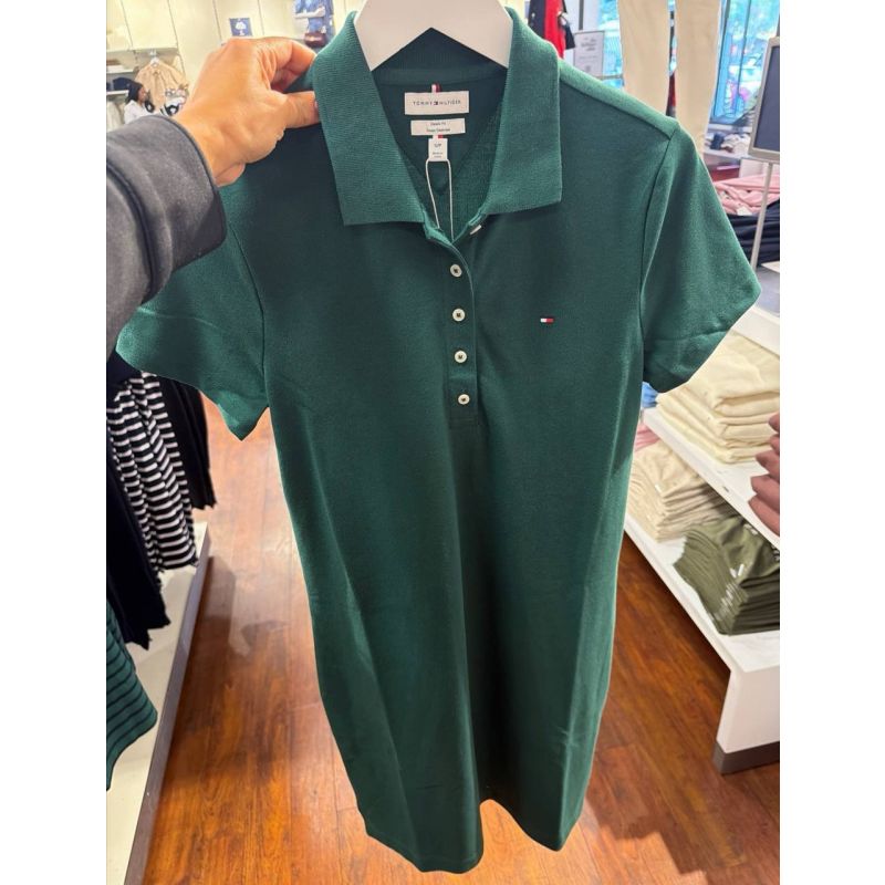 Vestido com gola polo