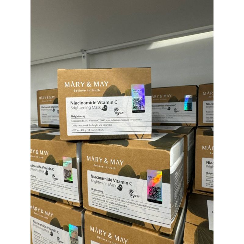 Mary & May Niacinamide Vitamin C Brightening Mask e uma mascara facial iluminadora com niacinamida e vitamina C que uniformiza o tom da pele e promove luminosidade saudavel.