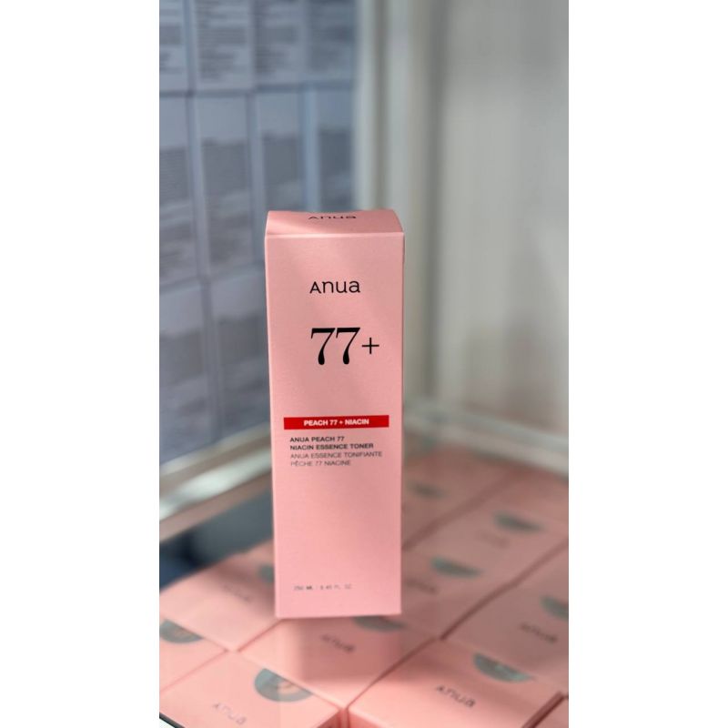 Anua Peach 77 Niacin Essence Toner combina 77% de extrato de pessego com niacinamida, ajudando a iluminar a pele, uniformizar o tom, reduzir manchas escuras e melhorar a hidratacao. E ideal para quem busca uma pele mais radiante, fresca e vicosa.